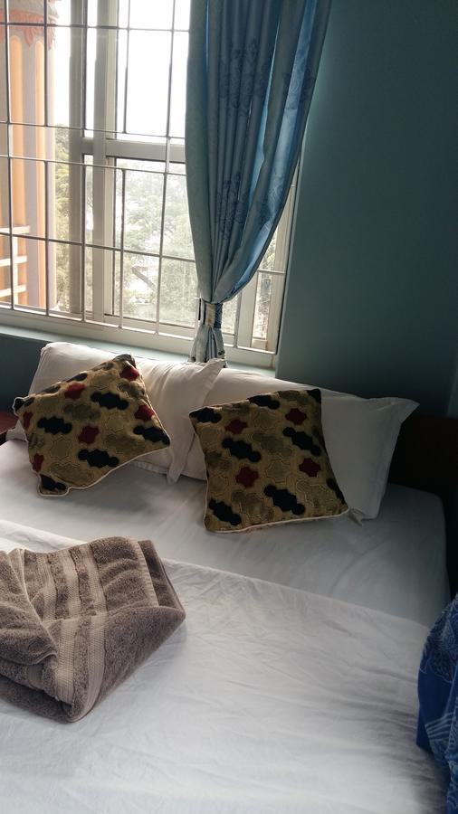 Hotel Bhadrakali Pokhara Inn Ngoại thất bức ảnh