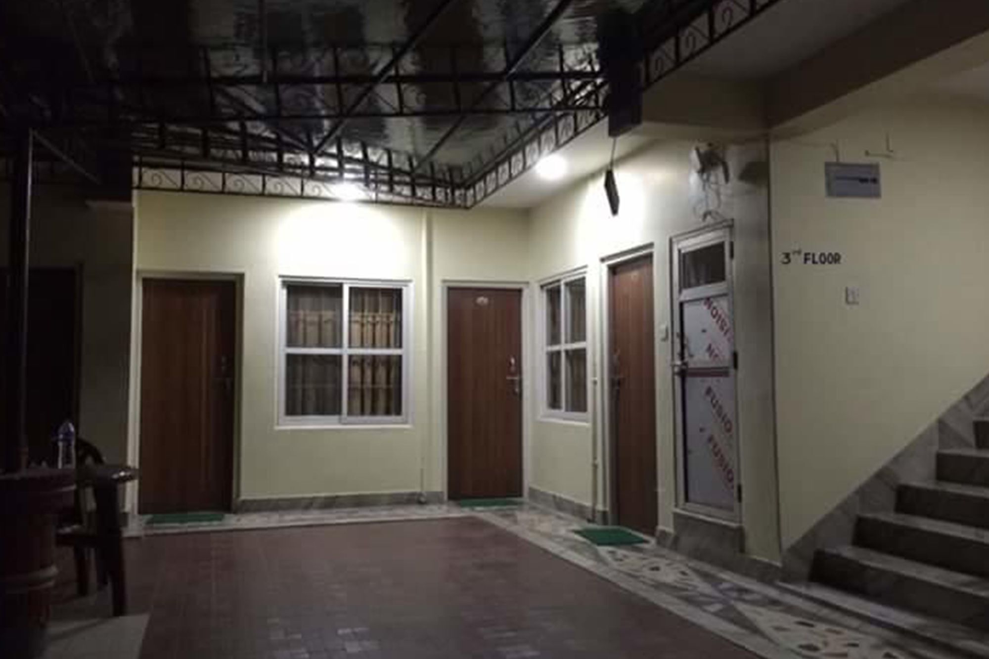 Hotel Bhadrakali Pokhara Inn Ngoại thất bức ảnh